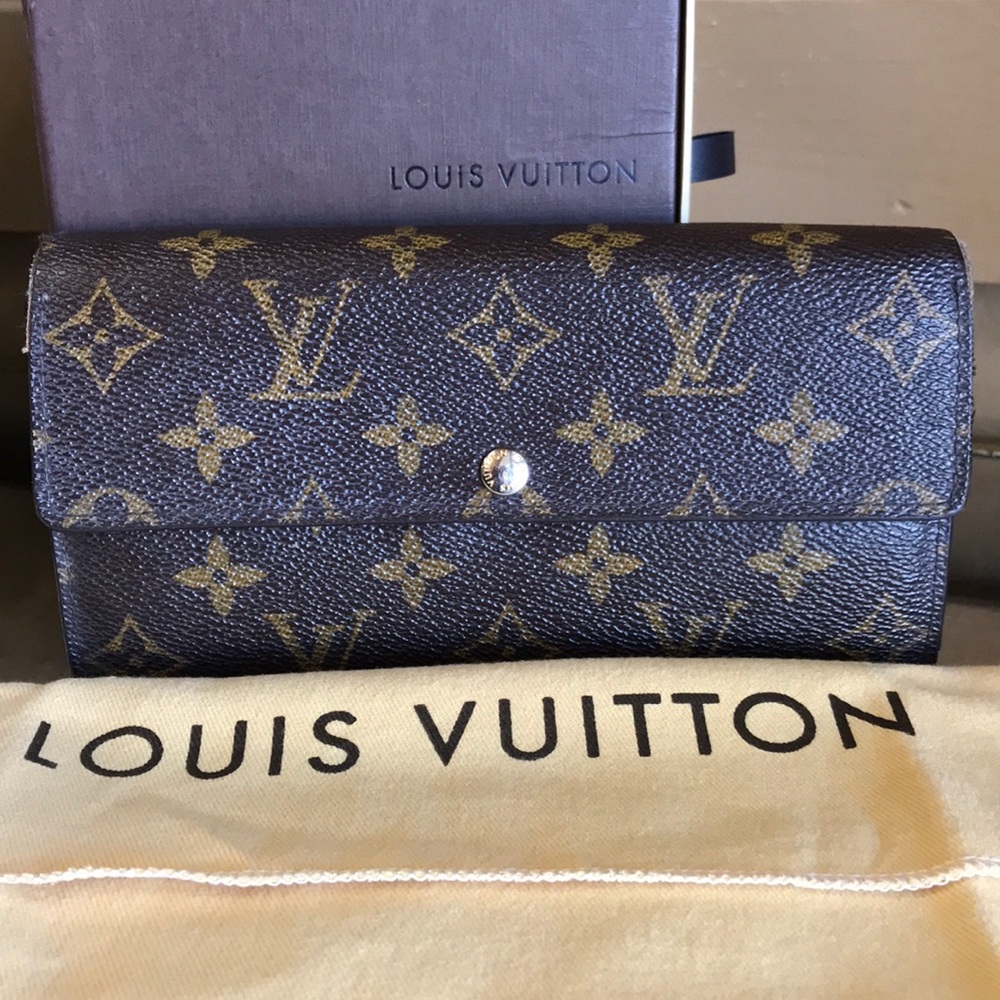 Louis Vuitton Sarah monogram wallet
